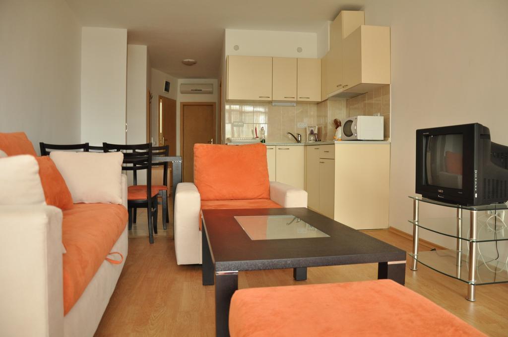 Tomi Family Apartments Sluneční pobřeží Pokoj fotografie